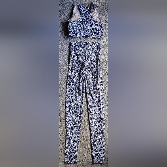 Canoan Athletic Set - Picture 4 of 5